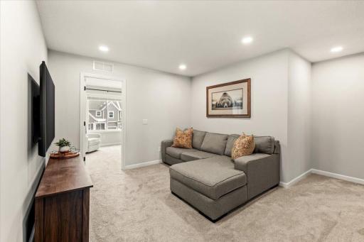 5121 Coronado Drive, Woodbury, MN 55129