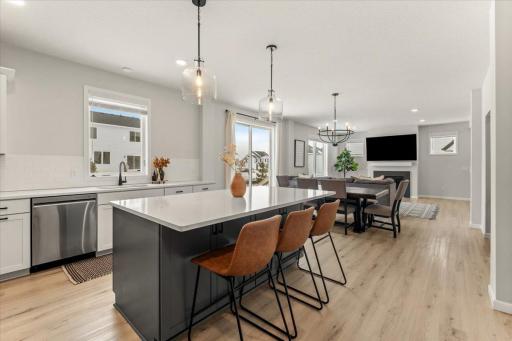 5121 Coronado Drive, Woodbury, MN 55129