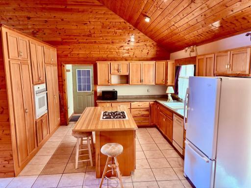 Kitchen with center island