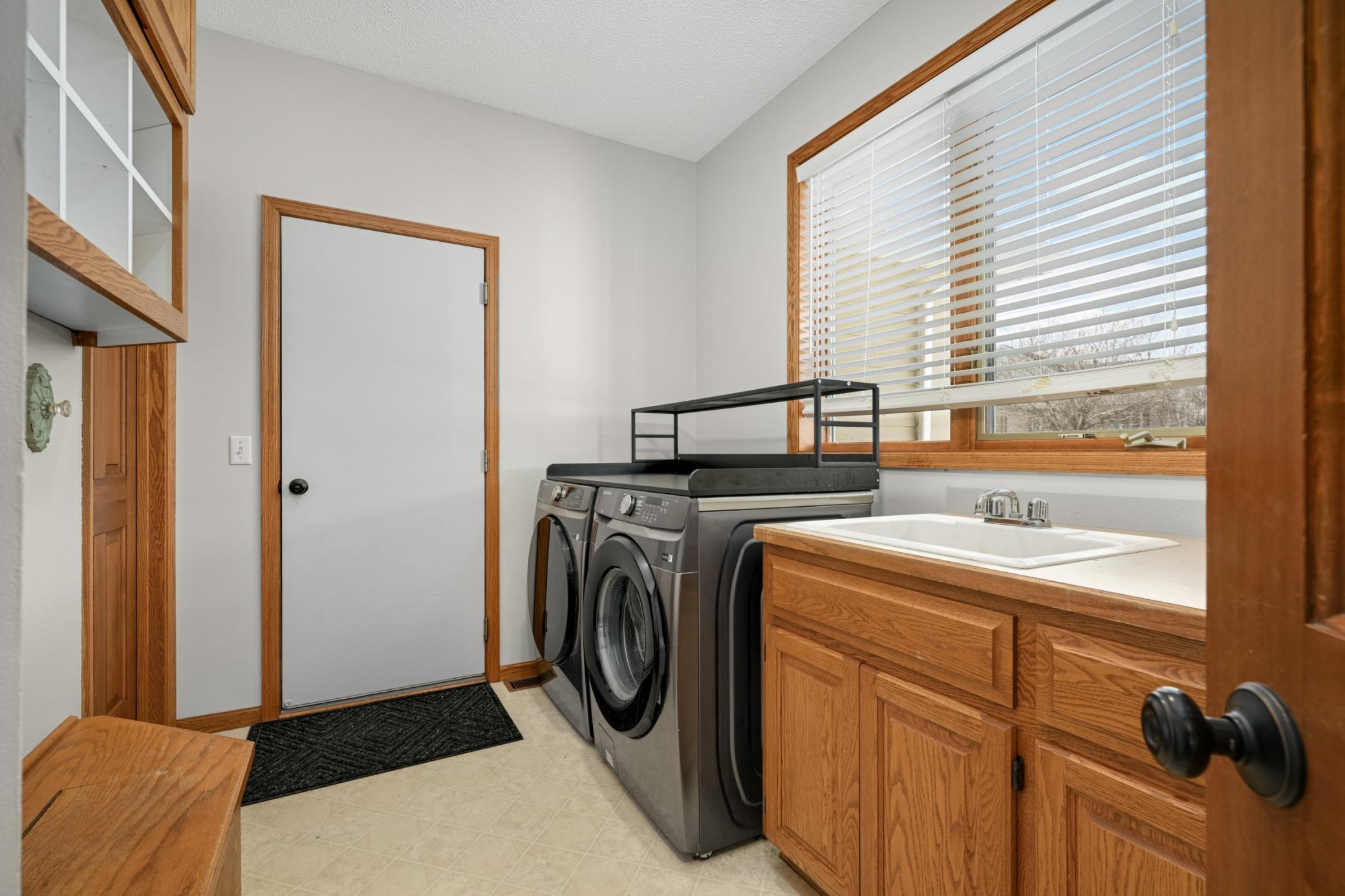 Newer washer/dryer on main level