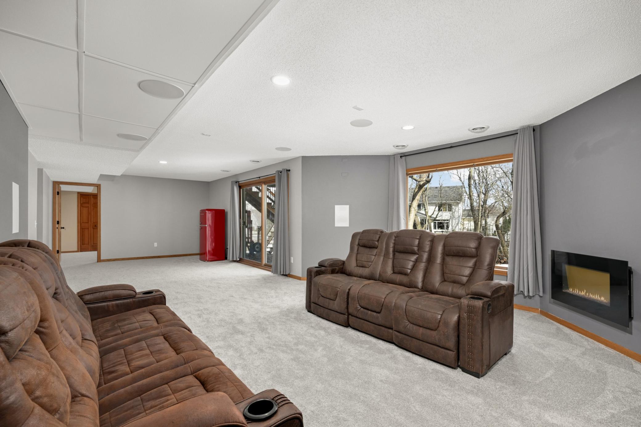 Walk-out lower level