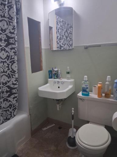 Apartment 3 - Bathroom