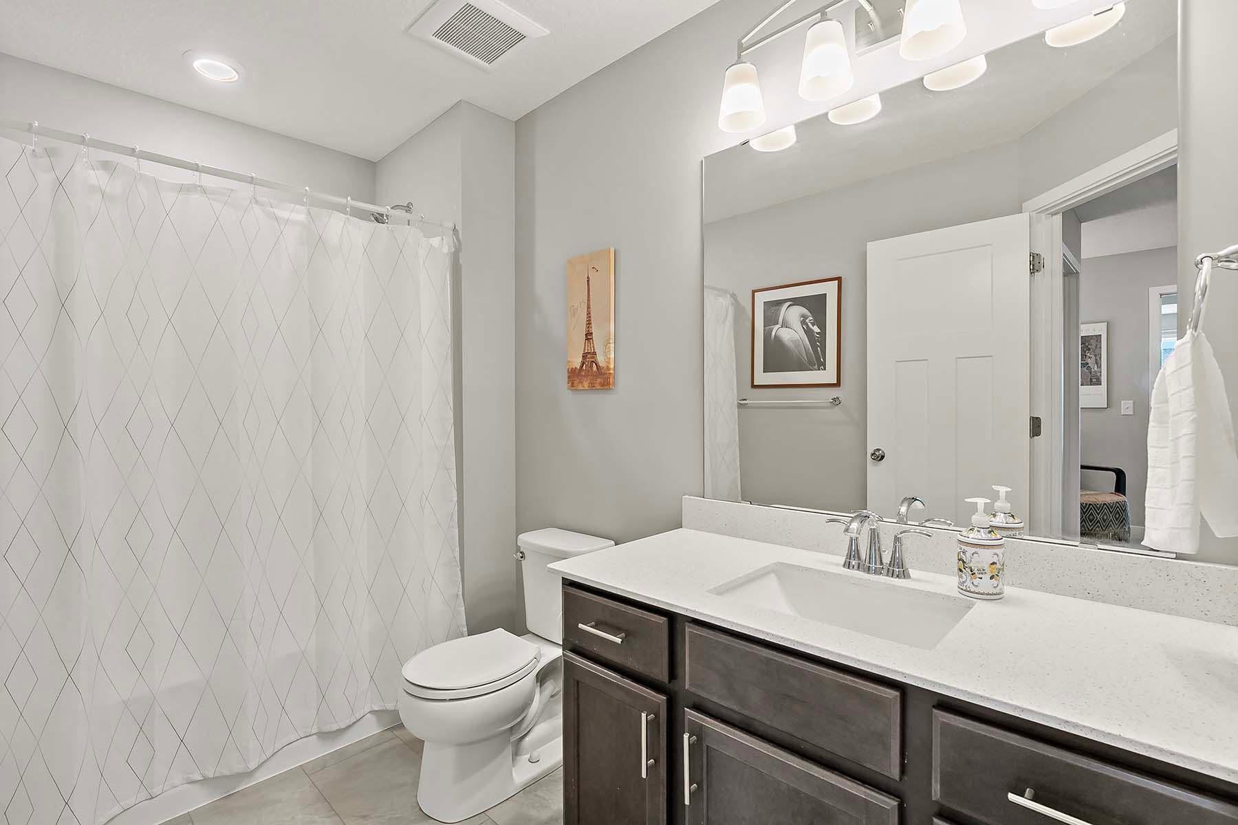 Lakeville-mn-glasswort-dr-home-for-sale-bathroom-upper.jpg