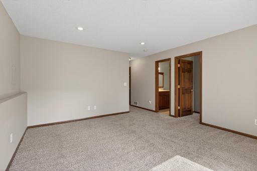 1758 Philipp Drive, Shakopee, MN 55379
