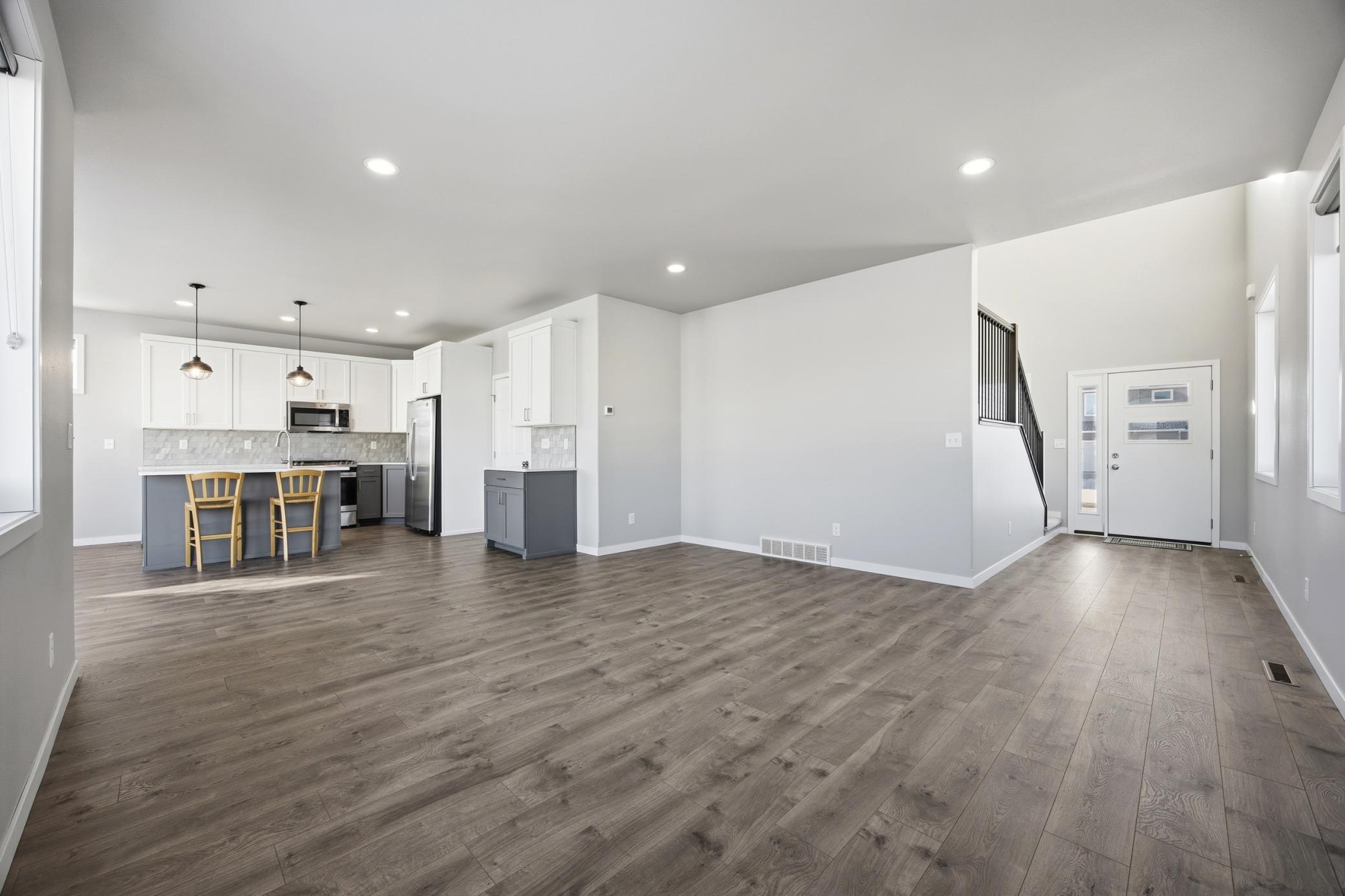 Living Room (View 2)