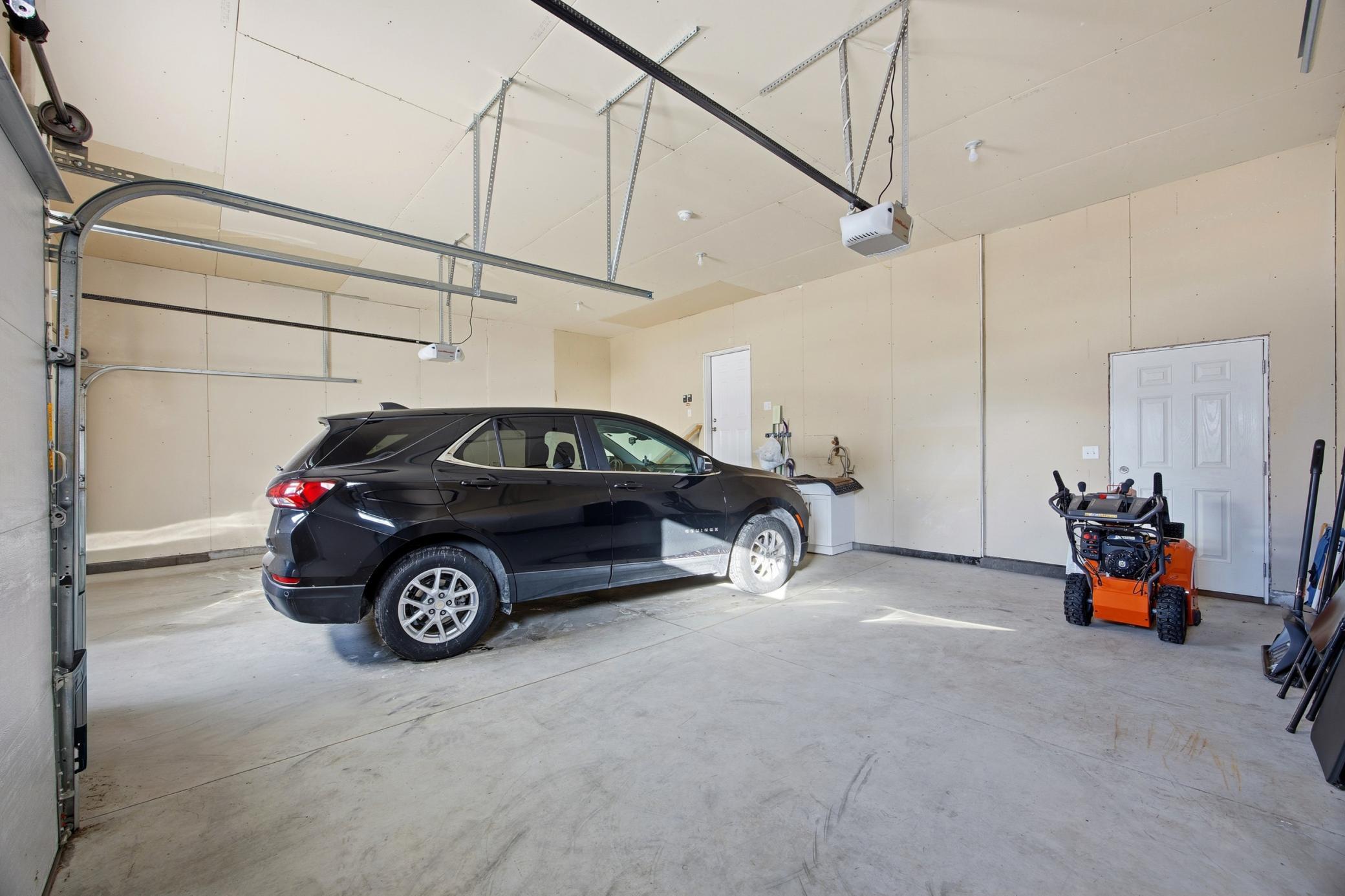3 Stall Finished Garage with Drain