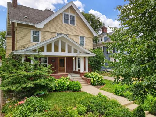 1912 Irving Avenue S, Minneapolis, MN 55403