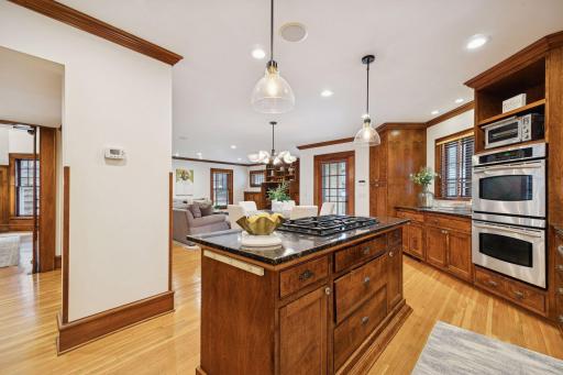 1912 Irving Avenue S, Minneapolis, MN 55403