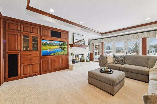 675 Navajo Road W, Hamel, MN 55340