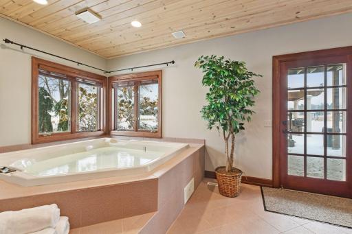 675 Navajo Road W, Hamel, MN 55340