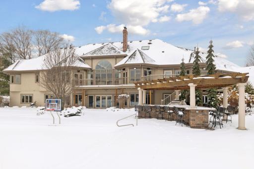 675 Navajo Road W, Hamel, MN 55340