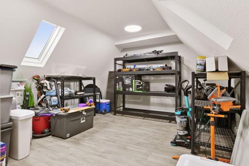 675 Navajo Road W, Hamel, MN 55340