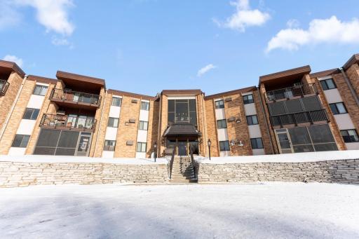 2690 Oxford Street N, 209, Roseville, MN 55113