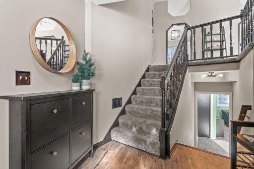 Large entryway - so welcoming!