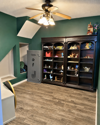 Versatile main-floor flex room offers space for a home office, library, hobby room or potential future third bedroom, subject to applicable requirements.