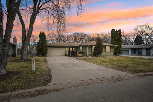 9545 Garrison Way, Eden Prairie, MN 55347