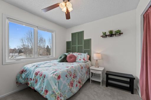 15 Second bedroom.jpg