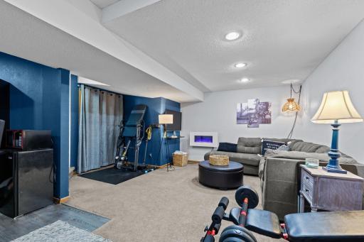 25 Lower Level Amusement Room .jpg