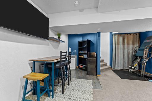 26 Lower Level Wet Bar Area.jpg