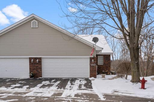 8042 Autumn Ridge Way, Chanhassen, MN 55317