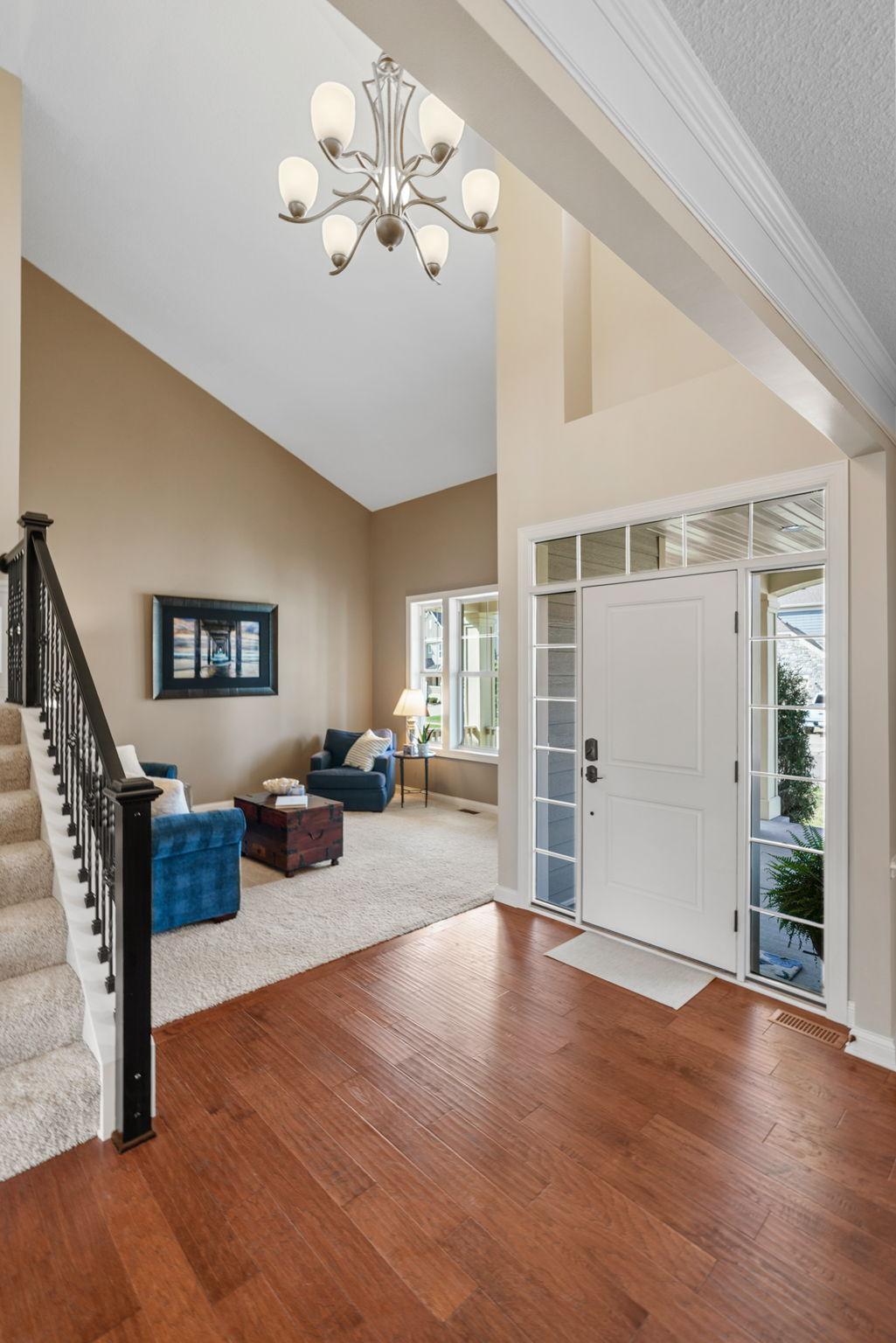 ML w/ Family Room & Formal Dining Room