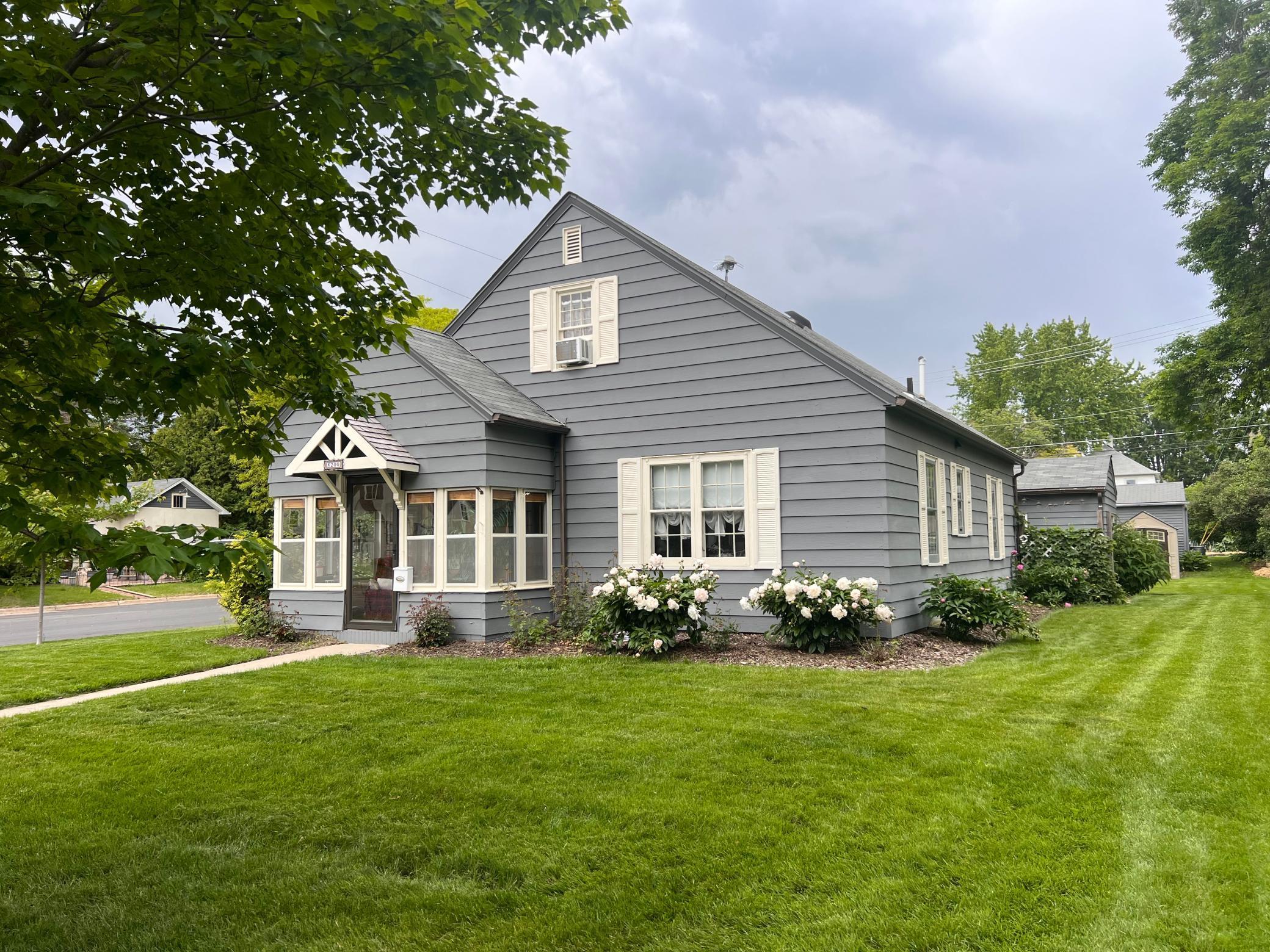 200 E. 2nd Summer 3.jpg