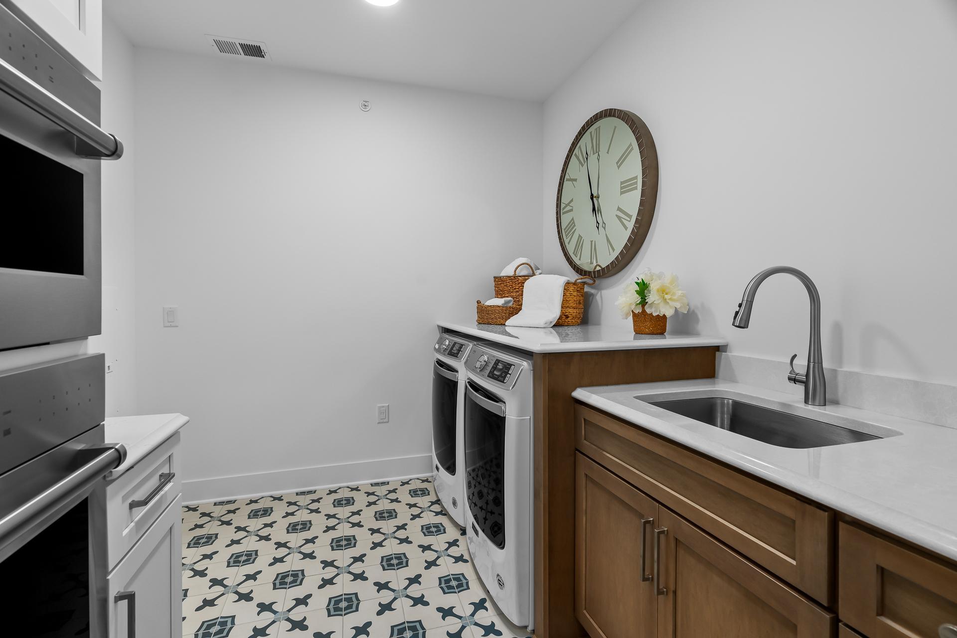 1 Hill Farm Rd #300, North Oaks MN