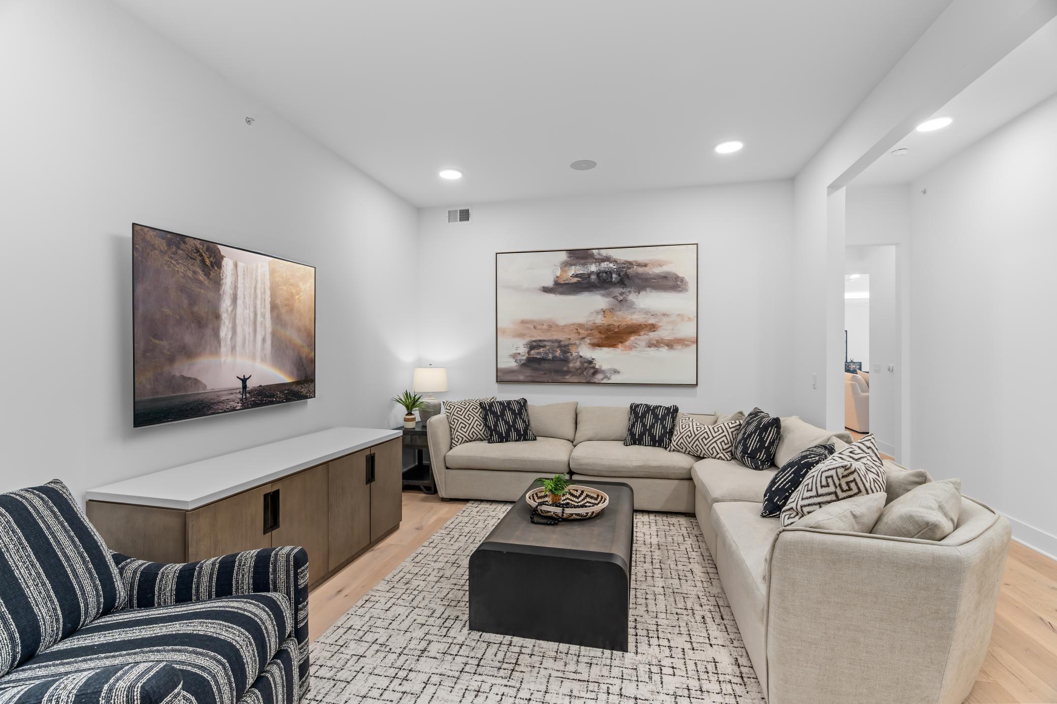 1 Hill Farm Rd #300, North Oaks MN