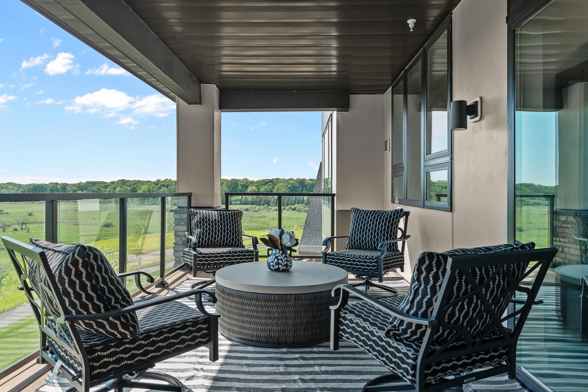 1 Hill Farm Rd #300, North Oaks MN