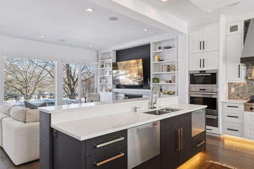 Double dishwasher, roll out and pull out shelves, even a mixer cabinet