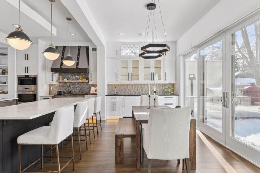 Informal Dining with plenty of room for casual or formal meals