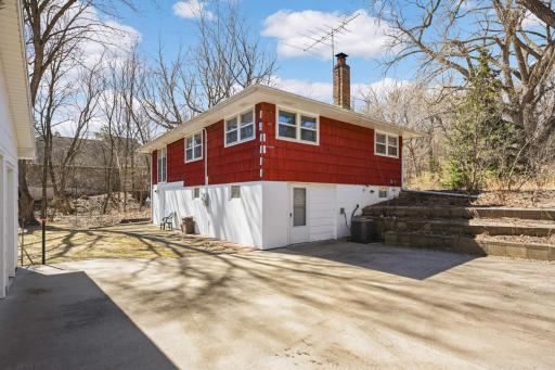 576 Lexington Parkway S, Saint Paul, MN 55116