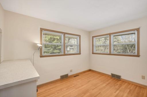 576 Lexington Parkway S, Saint Paul, MN 55116