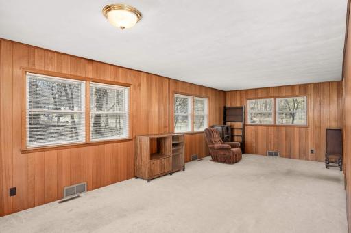 576 Lexington Parkway S, Saint Paul, MN 55116