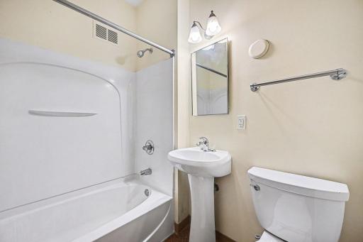 1920 3rd Avenue S, Minneapolis, MN 55404