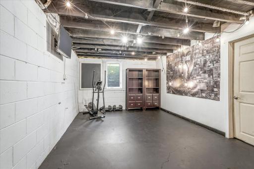 The flex room also makes for great workout room, hobby room, game room