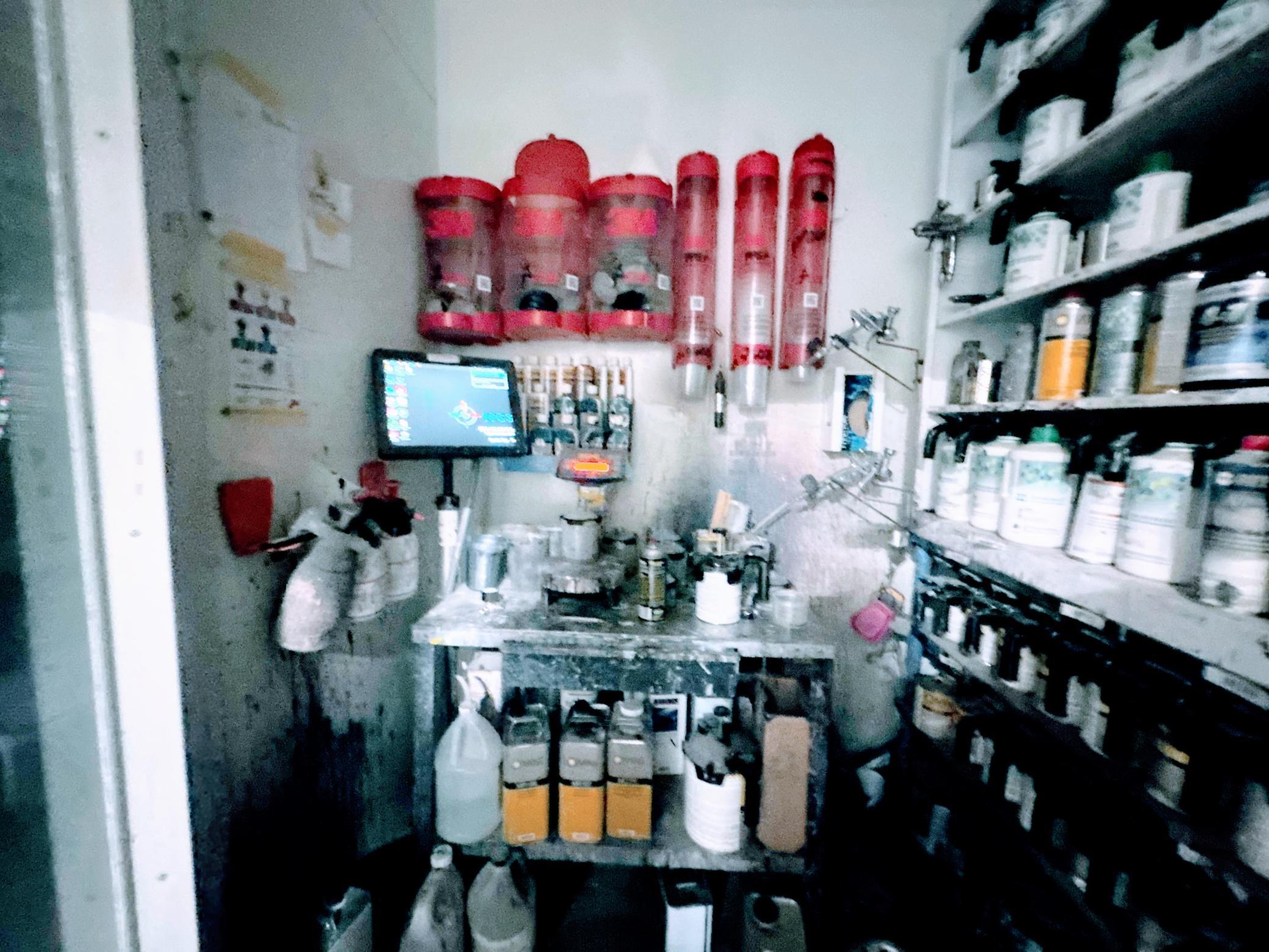 Paint station.