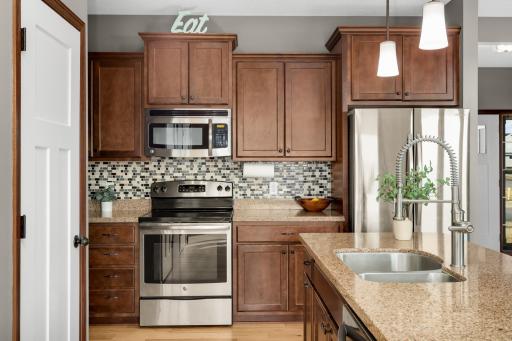20508 Hartford Way, Lakeville, MN 55044