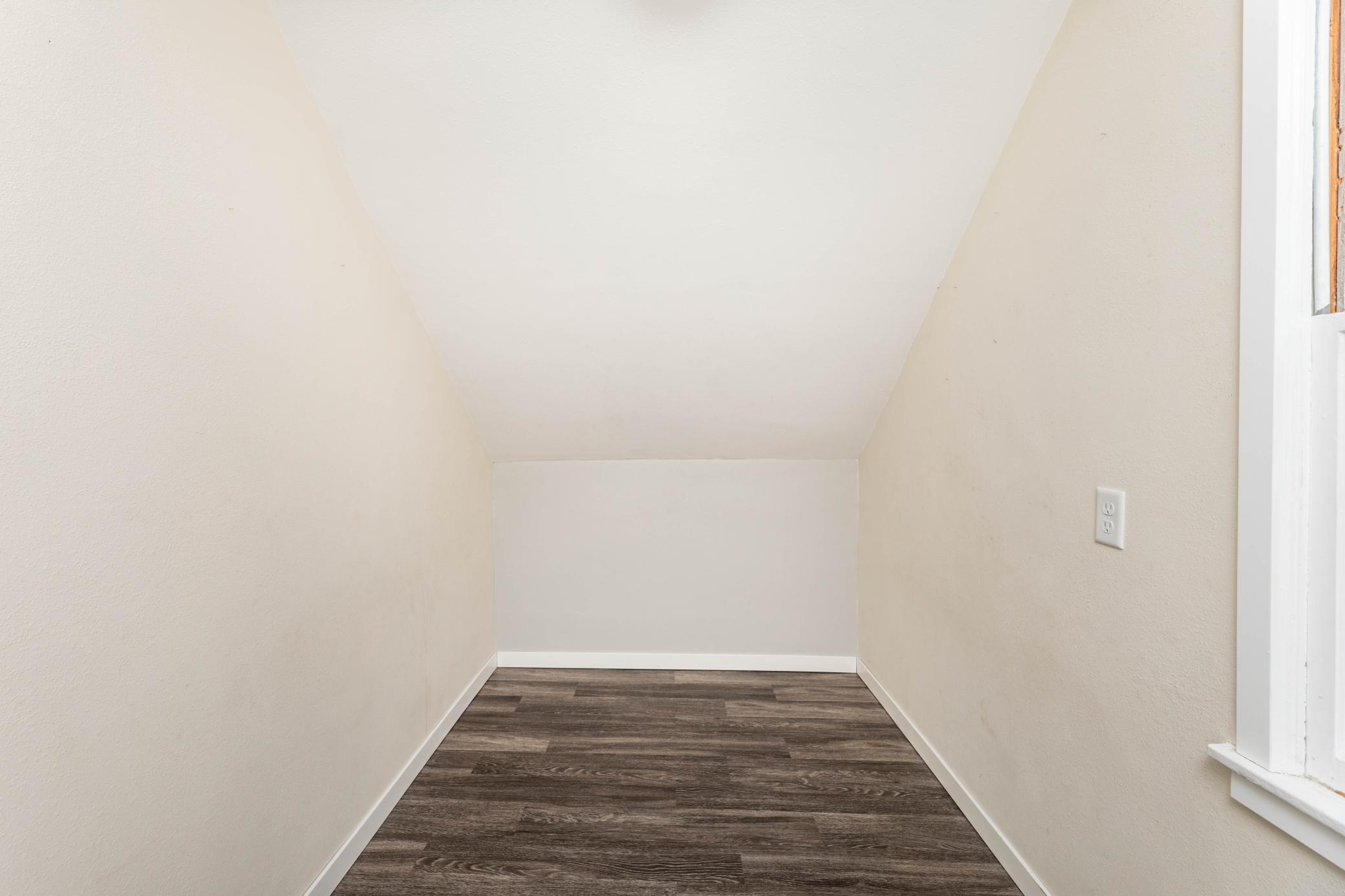 Bedroom 3/office/nursery