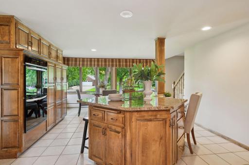 Kitchen - spacious island