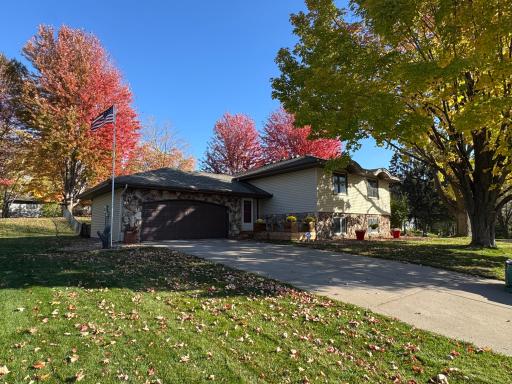 7102 Annapolis Lane N, Maple Grove, MN 55311