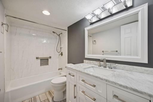 6075 Lincoln Drive, 305, Minneapolis, MN 55436