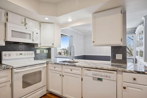 6075 Lincoln Drive, 305, Minneapolis, MN 55436