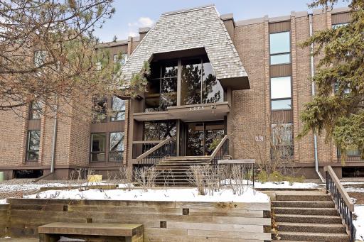6075 Lincoln Drive, 305, Minneapolis, MN 55436