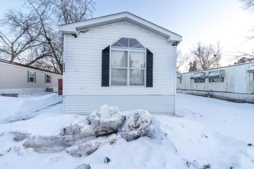 Front of 2244 Buckingham single wide moble home