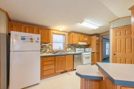 Kitche with breakfast bar