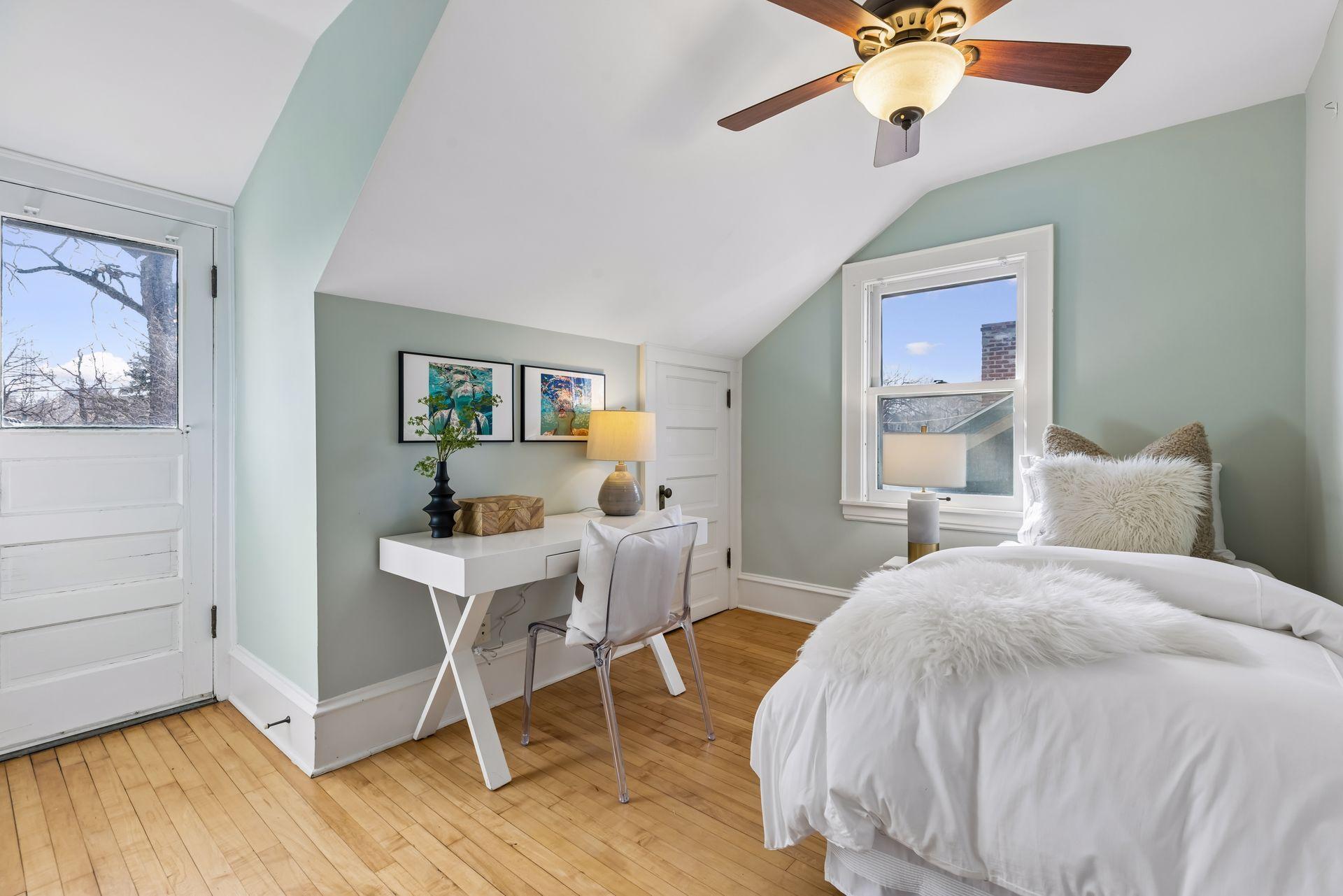 2nd bedroom on upper level