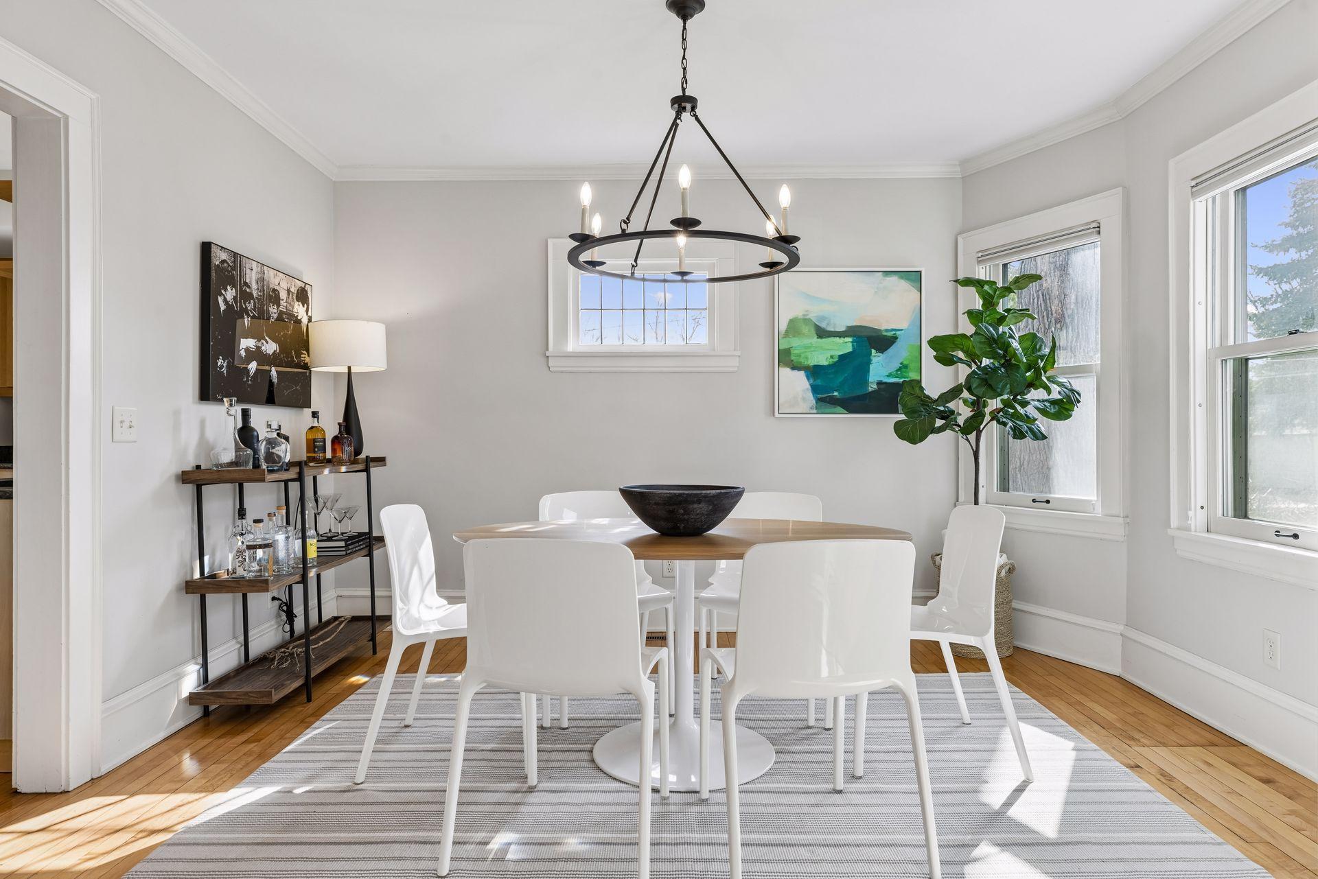 Bright and happy dining room