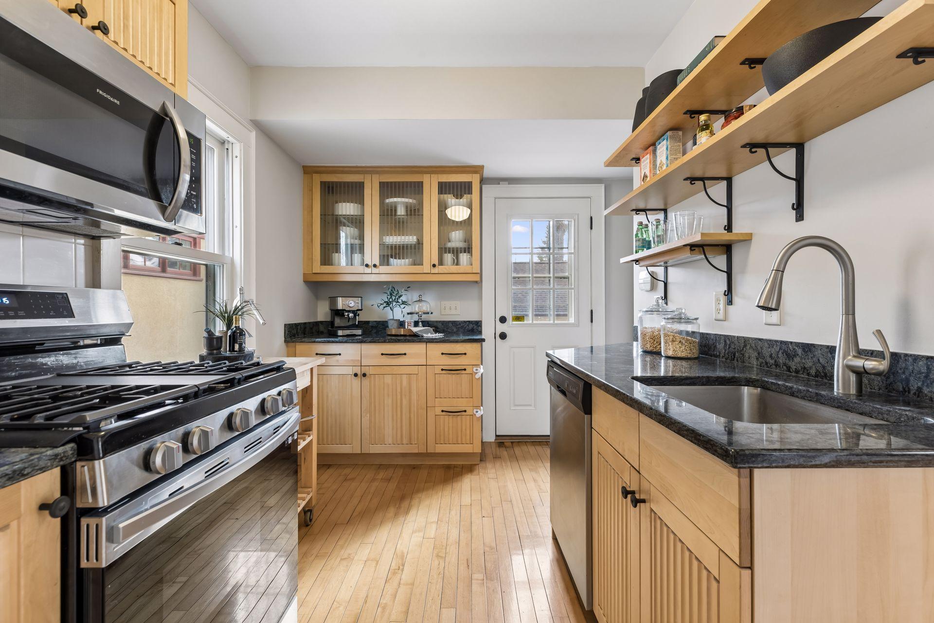 Stainless steel oven was new in 2024