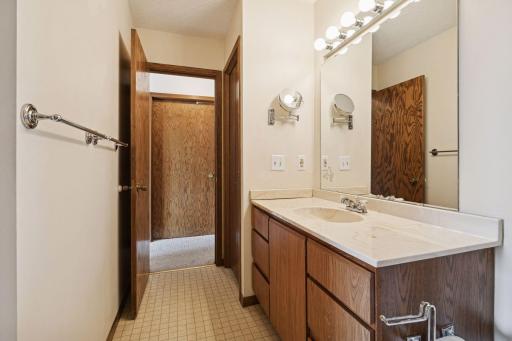 2406 County Road D W, 4, Saint Paul, MN 55112